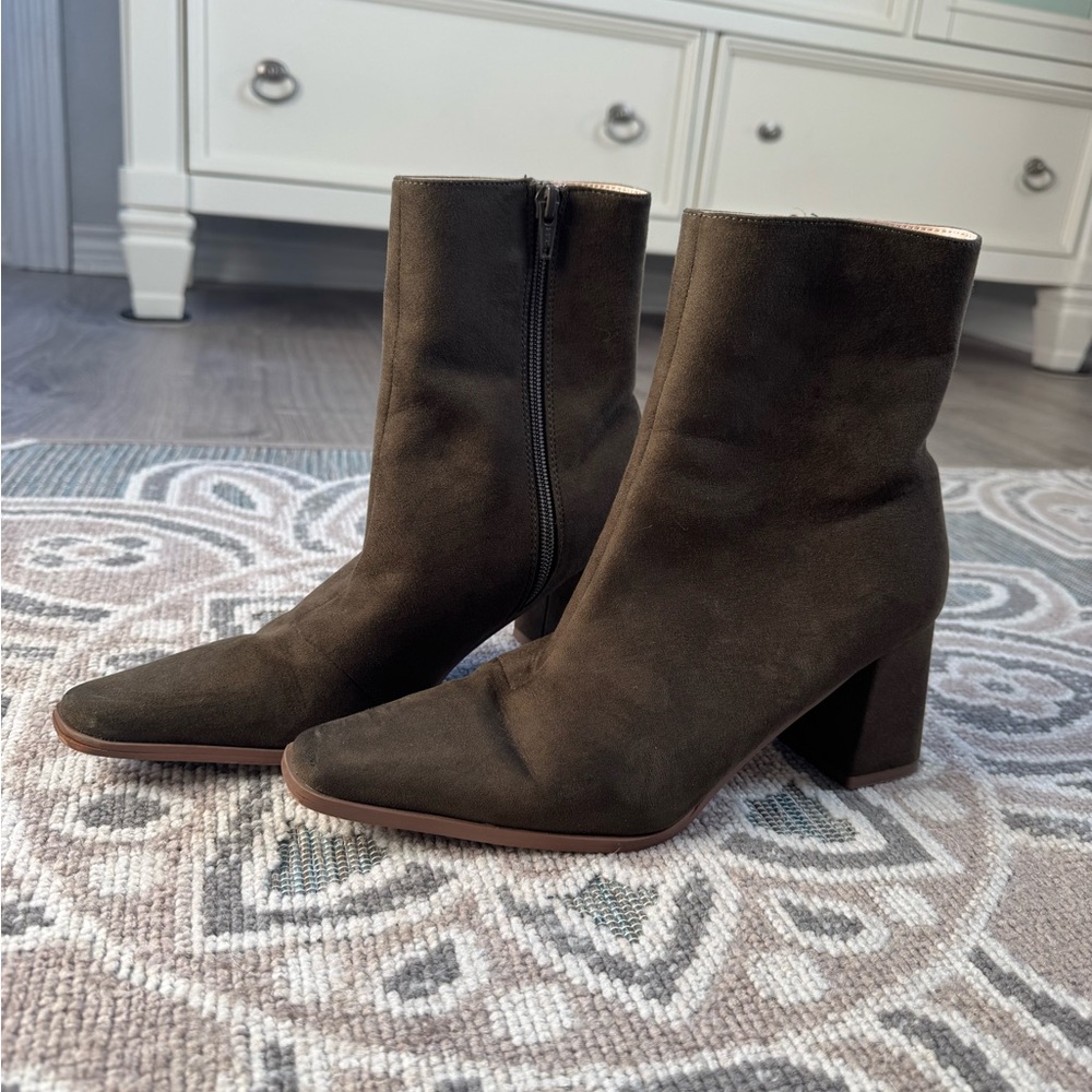 Na Kd Suede Block Heeled Dark Olive Green Ankle  Boots 7.5